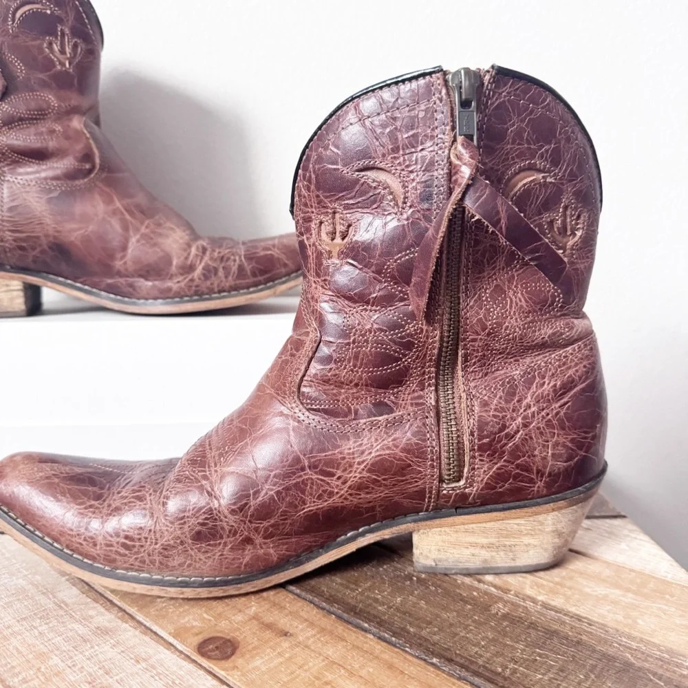 Dingo 7" Western Adobe Rose Side-Zip Women’s Boots - Picture 9 of 14